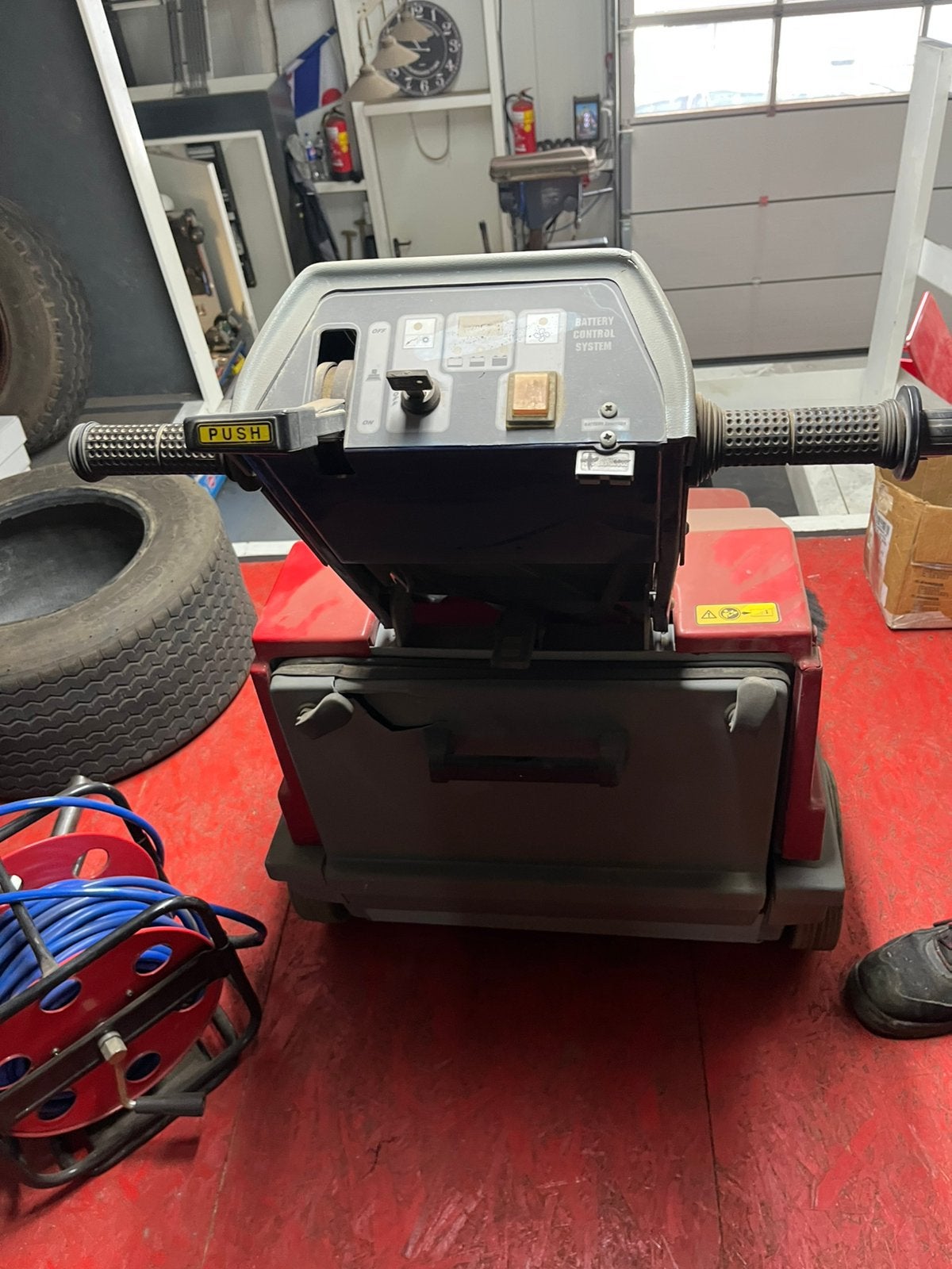 Veegmachine, Doe-het-zelf en Verbouw, Reinigingsmachines, Ophalen, Gebruikt