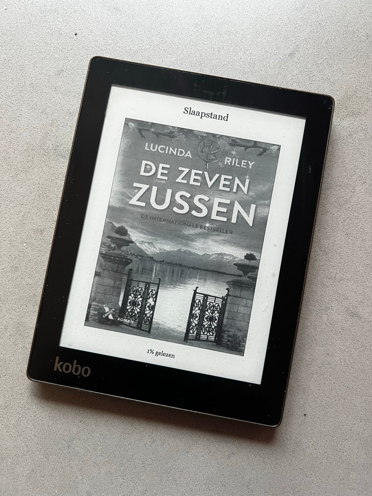 Kobo Aura e-reader met hoesje, Gebruikt, Ophalen of Verzenden, 4 GB of minder, Touchscreen