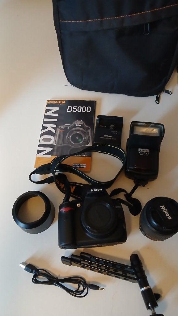 Nikon D5000 Spiegelreflexcamera met accessoires, Audio, Tv en Foto, Ophalen, Spiegelreflex, Bodydop, Zo goed als nieuw