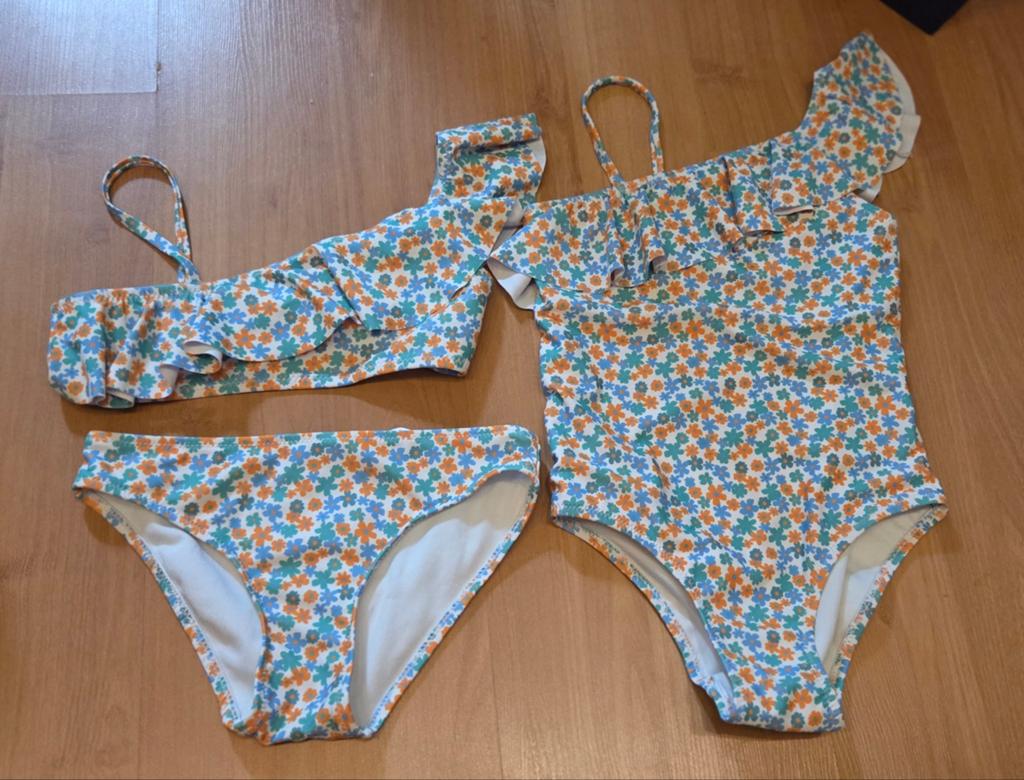 Badpak en bikini meisje maat 122-128, Ophalen of Verzenden, Zo goed als nieuw, Badpak