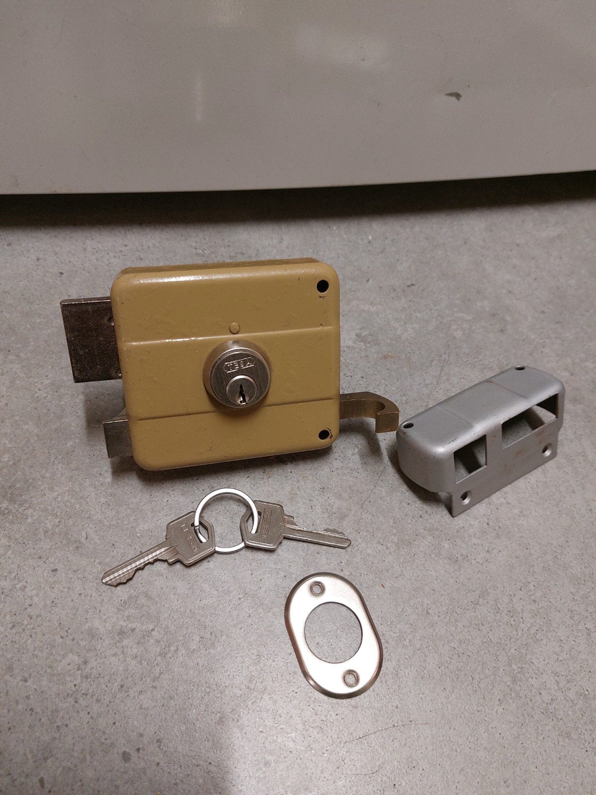 oplegslot opdekslot tesa opbouwslot, Ophalen of Verzenden, Gebruikt, Slot