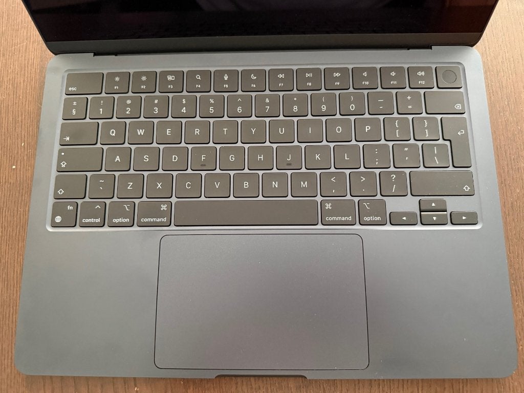 Apple MacBook Air 2022 8-core, 8GB ram, 8-core GPU, garantie