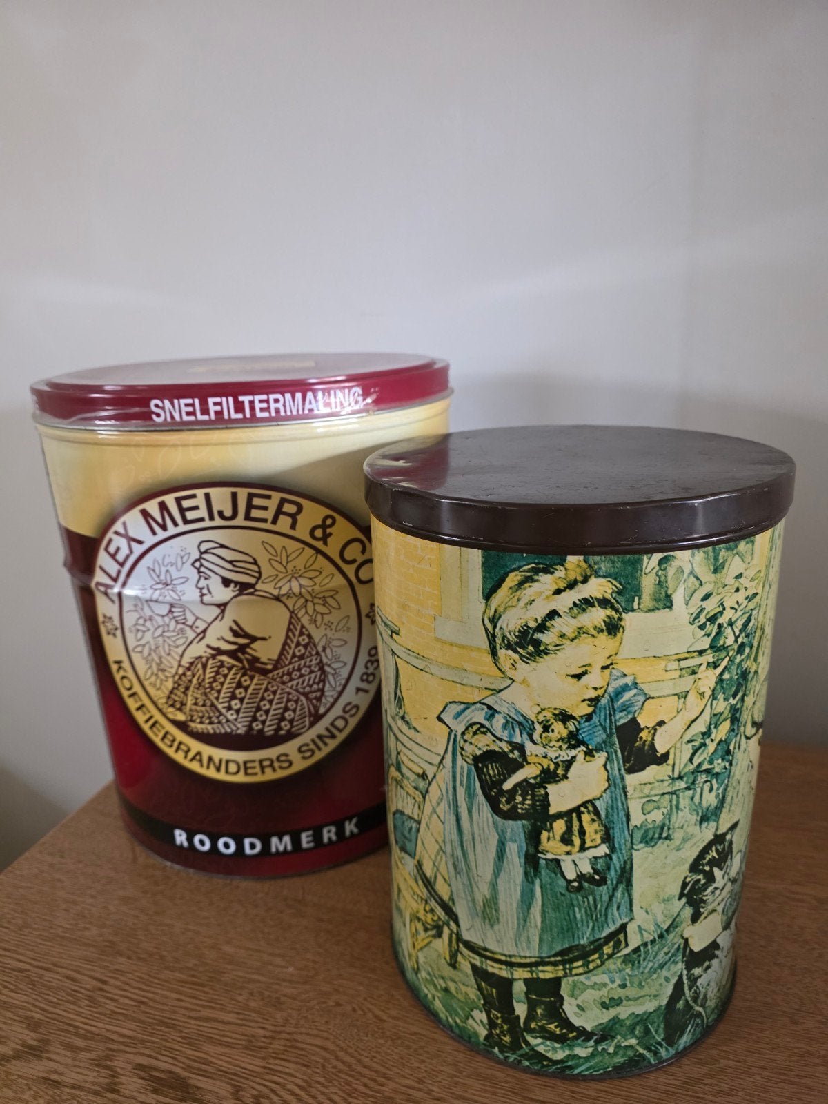 Twee grote vintage metalen voorraadblikken., Verzamelen, Ophalen, Gebruikt, Overige