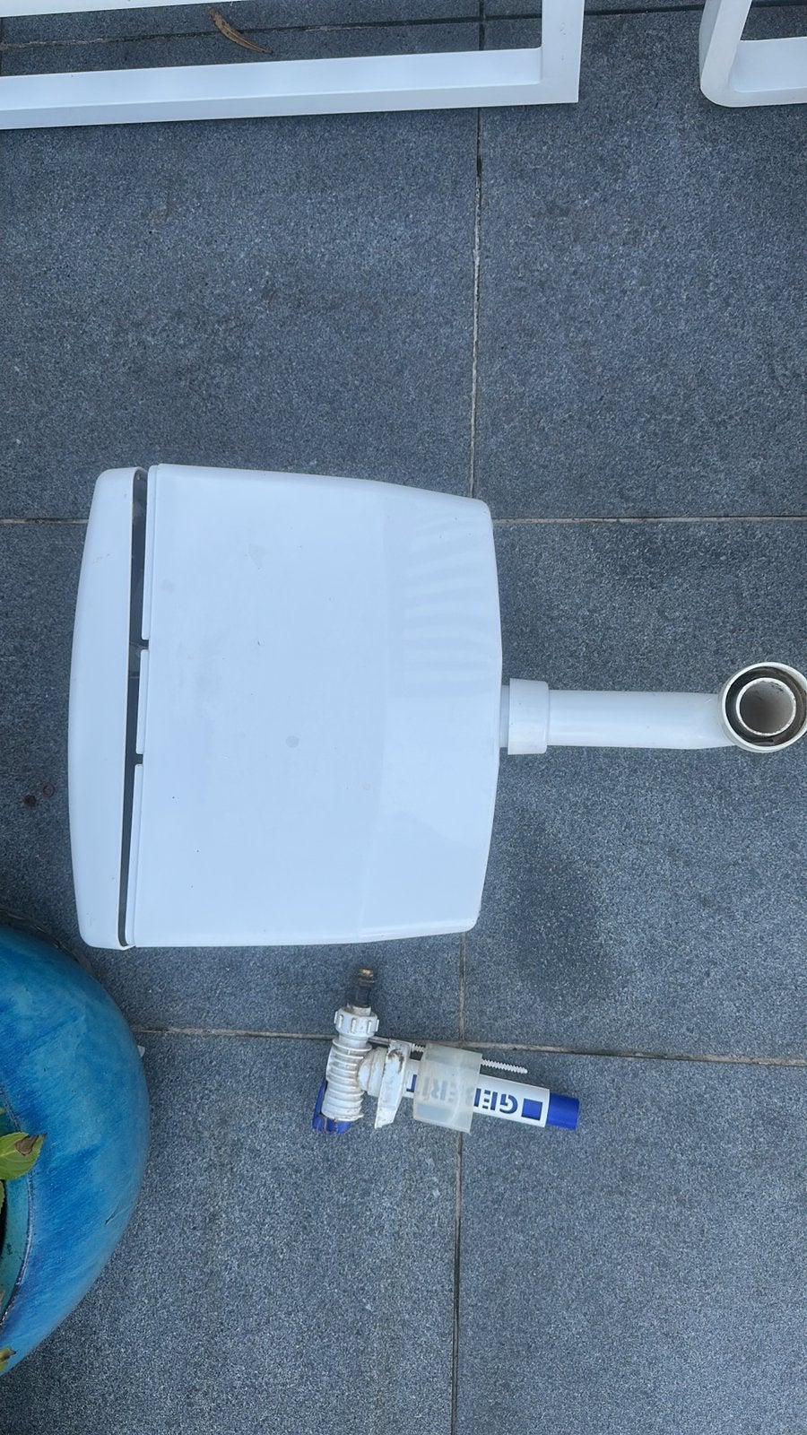 WC Stortbak laaghangend met Geberit vlotterkraan, Ophalen, Gebruikt, Toilet