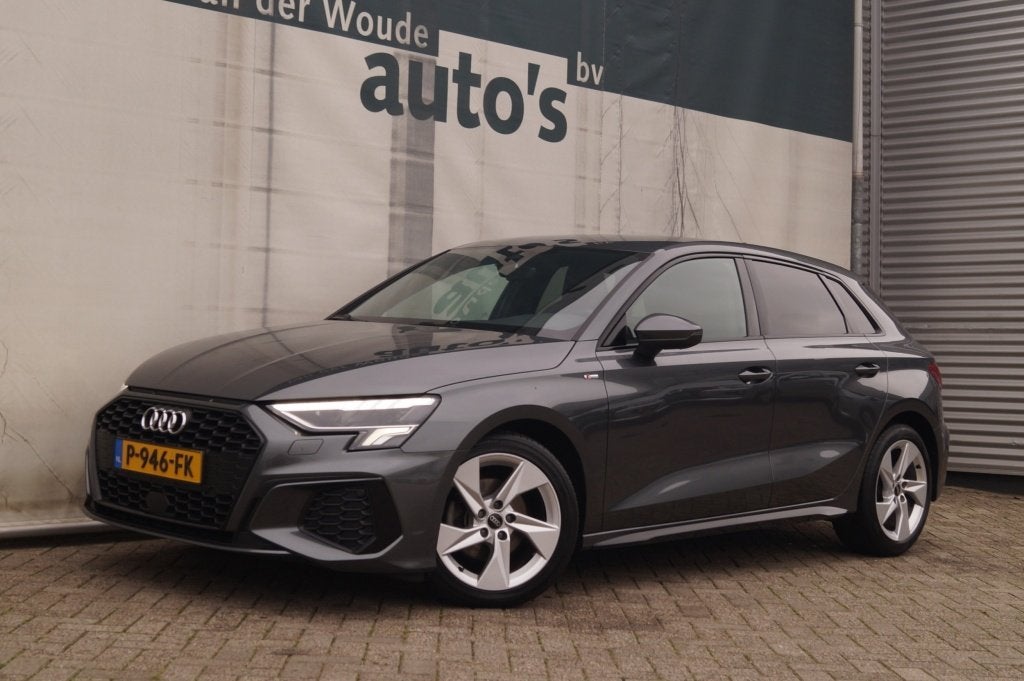 Audi A3 Sportback 30 TFSI Automaat S-Line Edition -NAVI-ECC-, Auto's, Gebruikt, Euro 6, Leder en Stof, 23 km/l