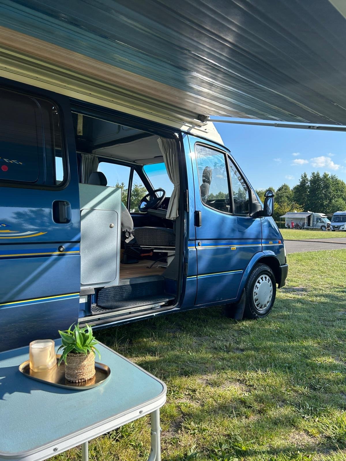 Foto 21 van Ford TRANSIT 80D ORINELE FABRIEKS BUSCAMPER 4 SLAAP PLAATSEN