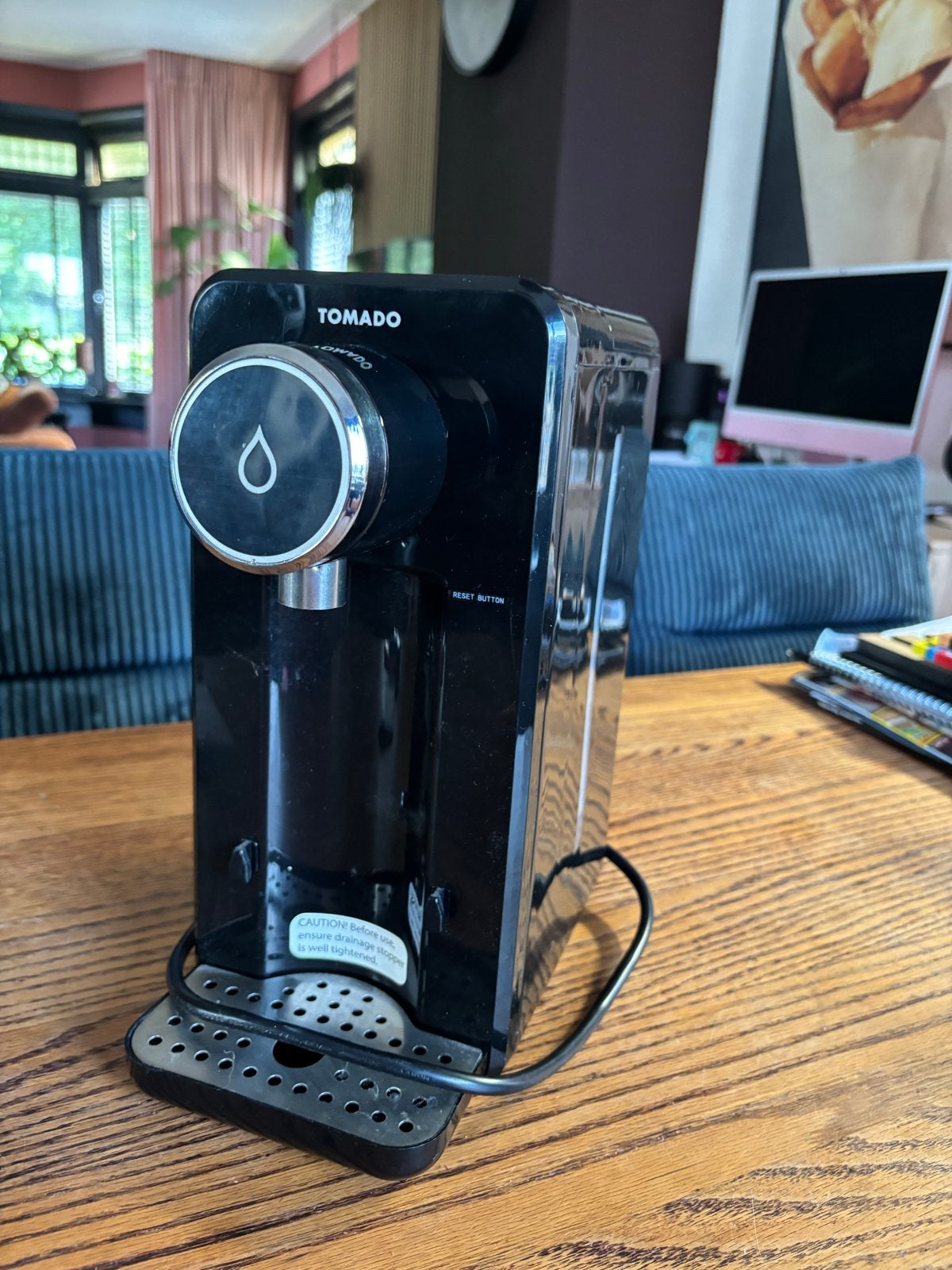 Tomado waterdispenser - Direct warm water, 1 tot 2 liter, Ophalen of Verzenden, Zo goed als nieuw