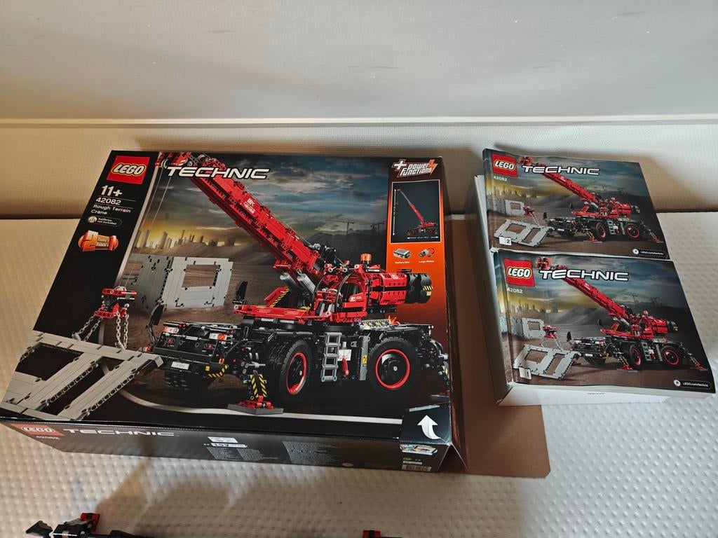 Lego Technic 42082 Ruw Terrein kraan, Ophalen, Zo goed als nieuw, Technic, Complete set