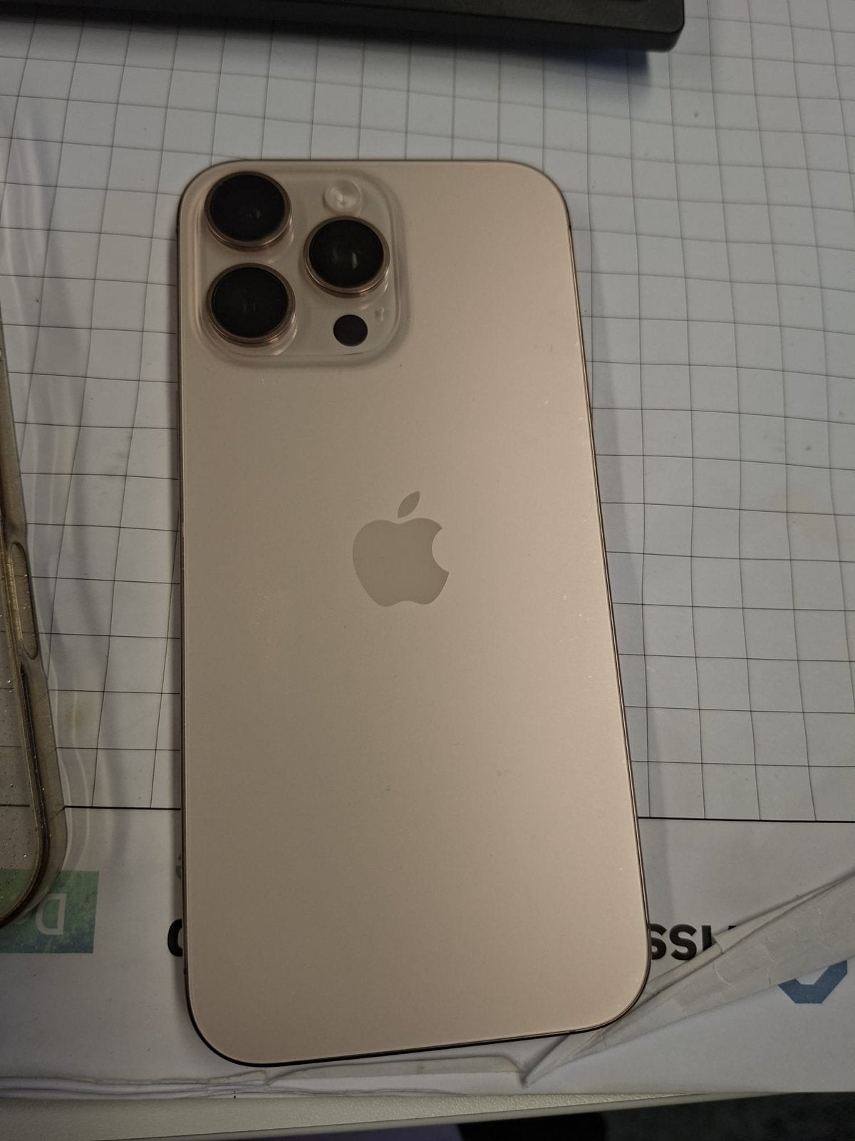 iPhone 16 Pro Max 256GB Desert - Zo goed als nieuw, IPhone 16 Pro Max, Zo goed als nieuw, Zonder simlock, Zonder abonnement