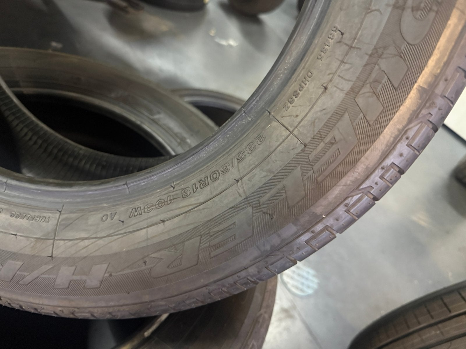 4x 235 60 18 103W Bridgestone Dueler H/P Sport DEMO DOT4922, Auto-onderdelen, Banden en Velgen, 18 inch, Gebruikt, Ophalen of Verzenden