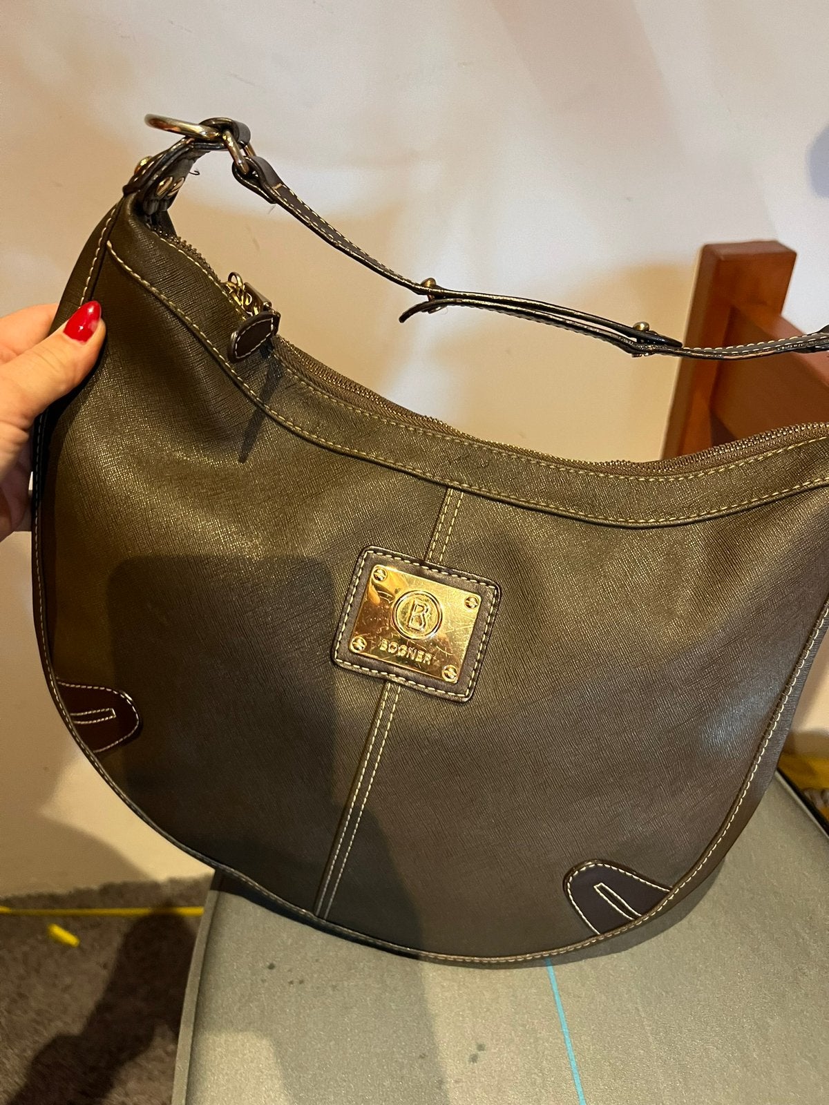 BOGNER tas met embleem origineel ZGAN bruingroen, Sieraden, Tassen en Uiterlijk, Tassen | Damestassen, G, Schoudertasje, T, Ophalen of Verzenden