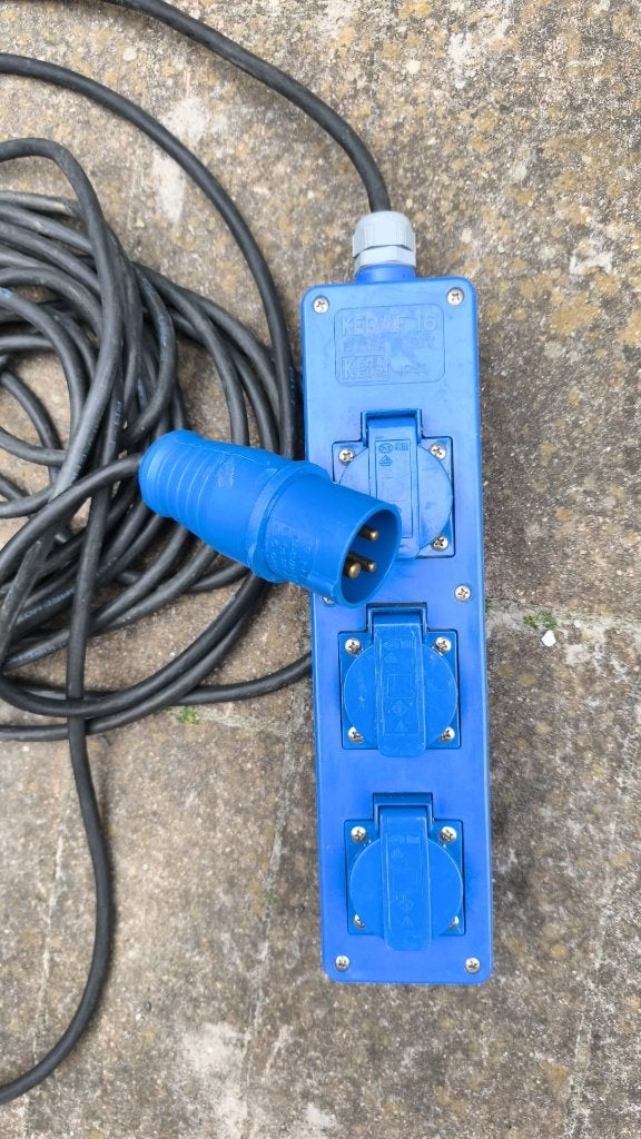 Verlengkabel voor kamperen 20 meter lang met 3 ingangen, Ophalen of Verzenden, Gebruikt