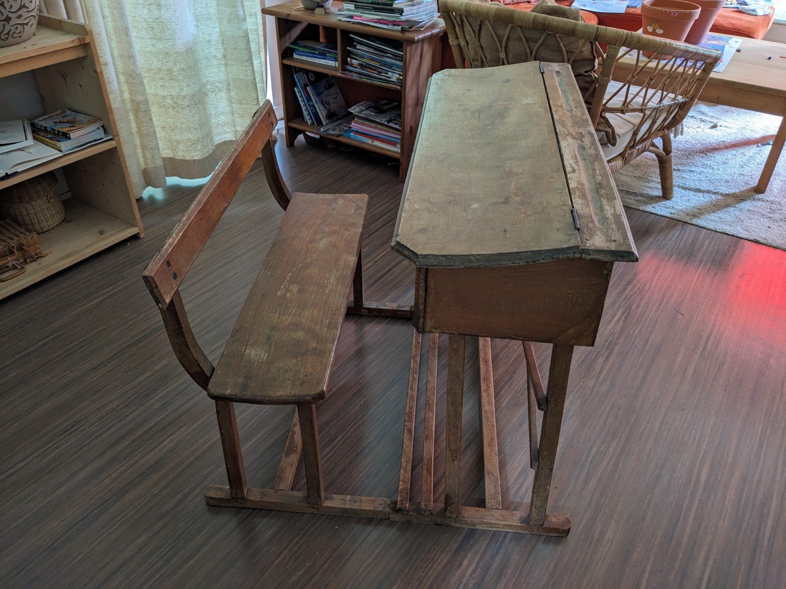 Brocant frans schoolbankje / lessenaar / bureau, Ophalen