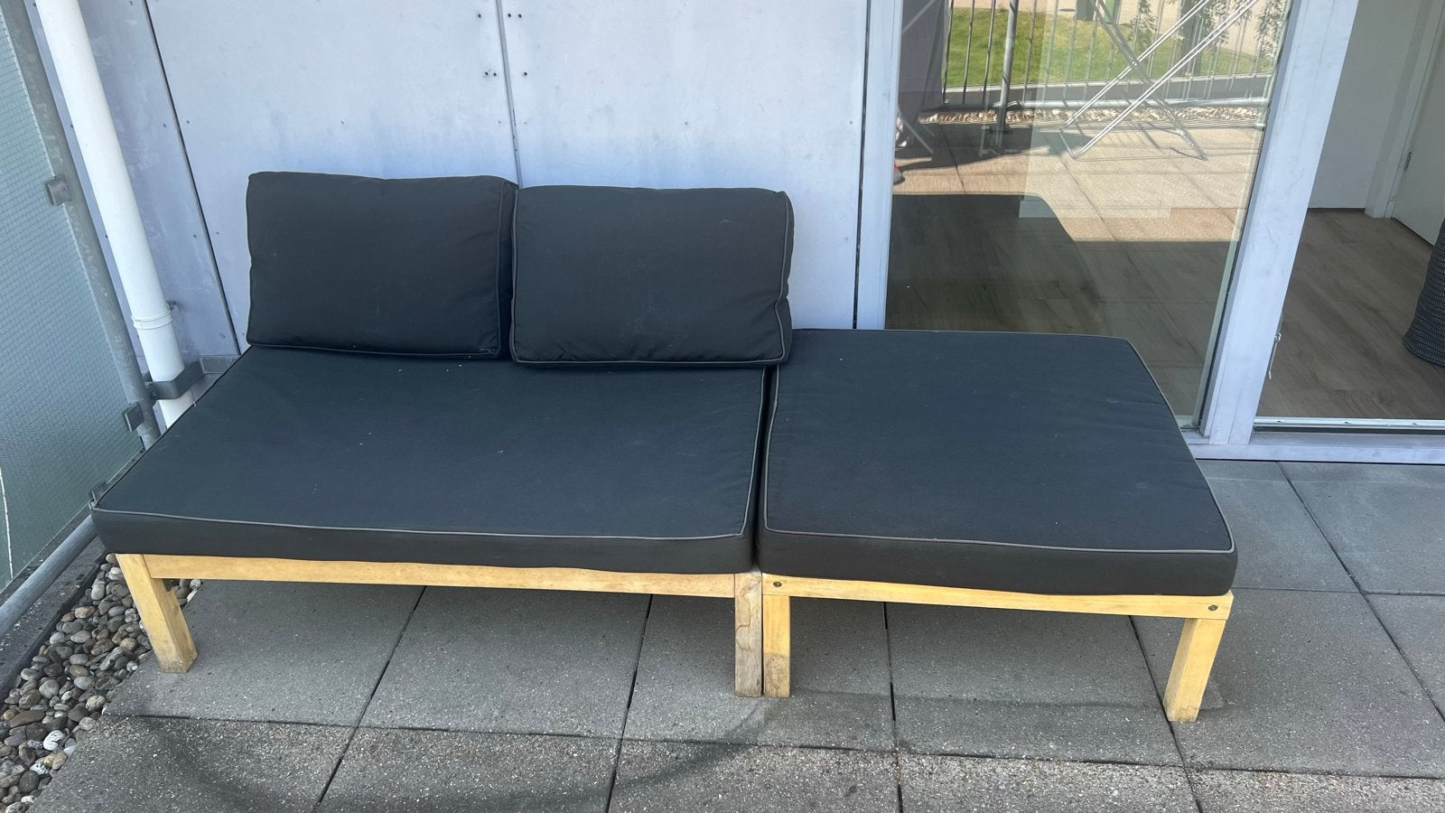 Loungebank en poef met kussens en hoezen, Gebruikt, Loungeset, Bank, Hout