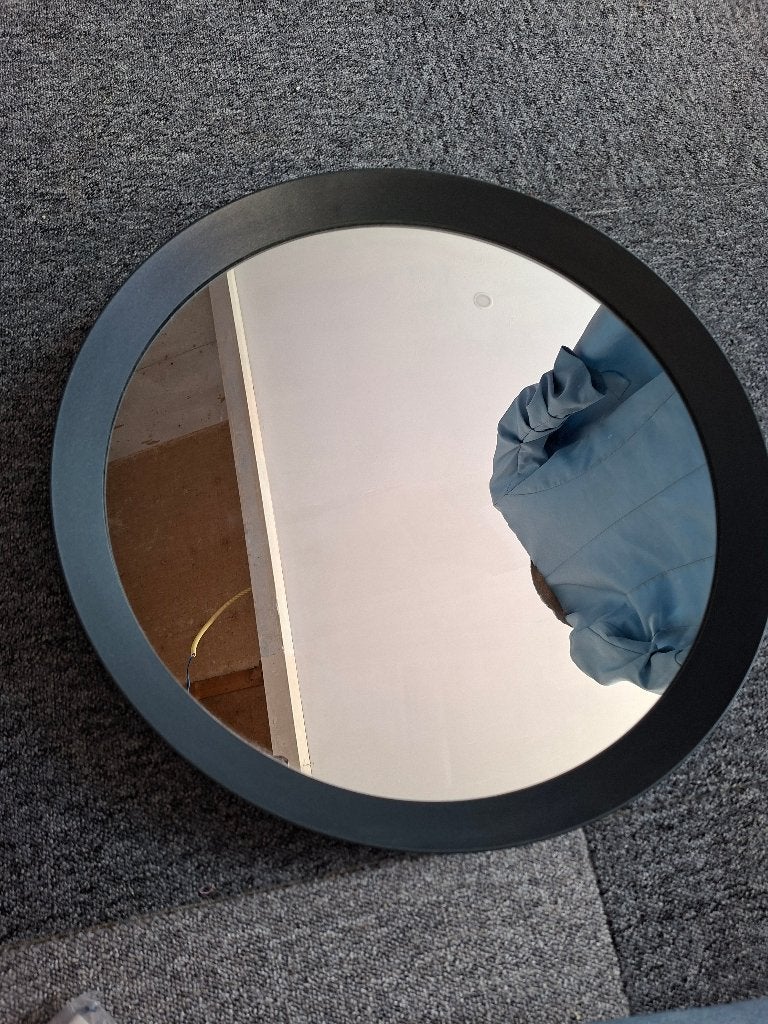 Langesund ronde grijze spiegel, Huis en Inrichting, Woonaccessoires | Spiegels, Ophalen, Rond, Zo goed als nieuw, Minder dan 100 cm