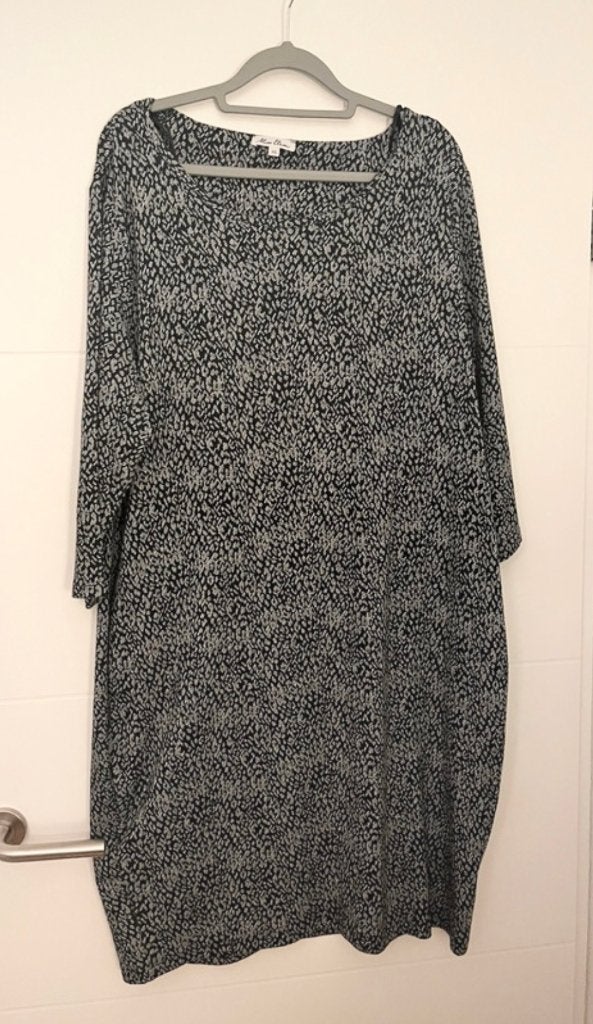 Winter Jurk maat 46, Kleding | Dames, Jurken, Maat 46/48 (XL) of groter, Ophalen of Verzenden, Zo goed als nieuw, Grijs