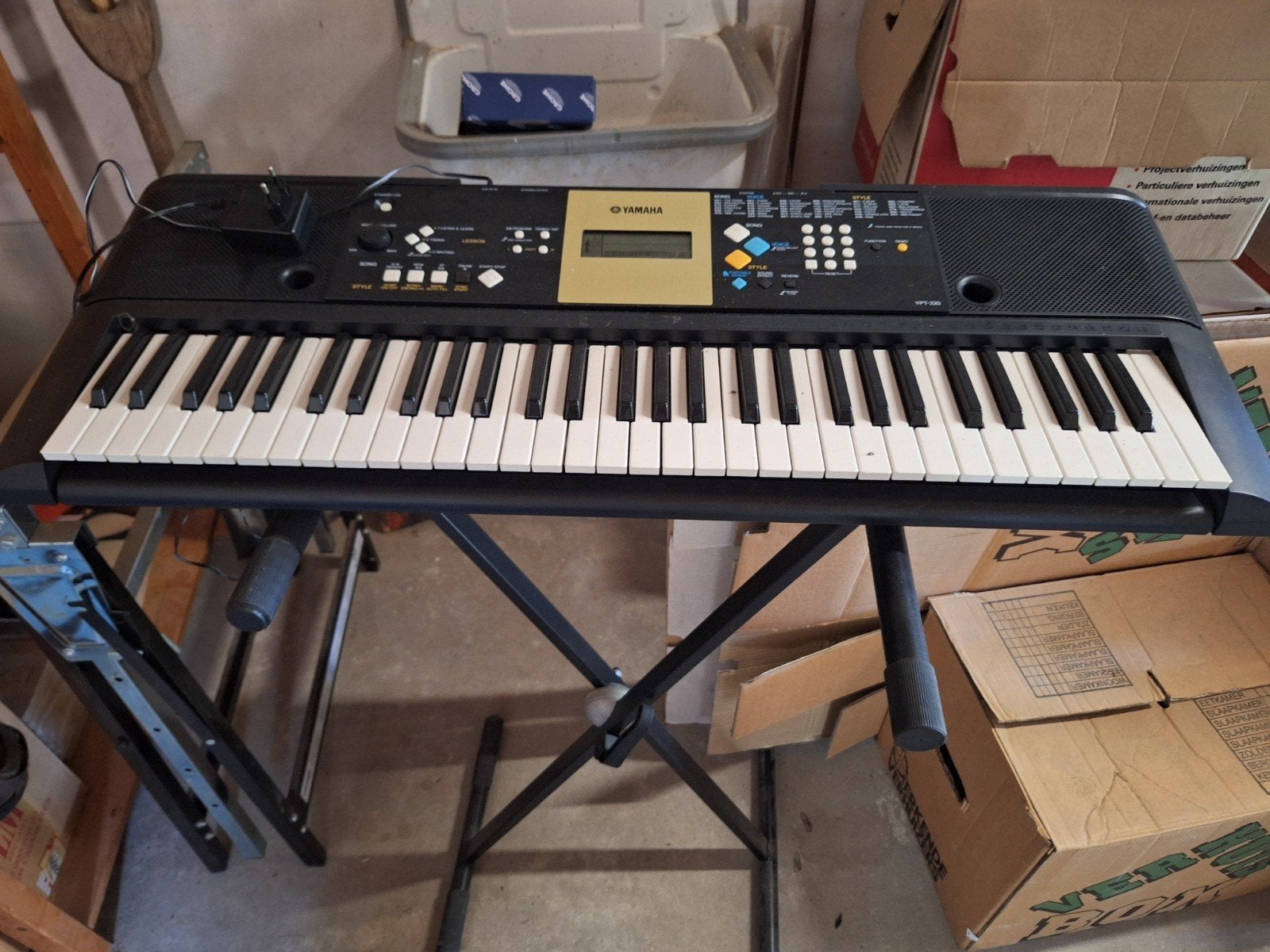Yamaha YPT-220 keyboard, Ophalen