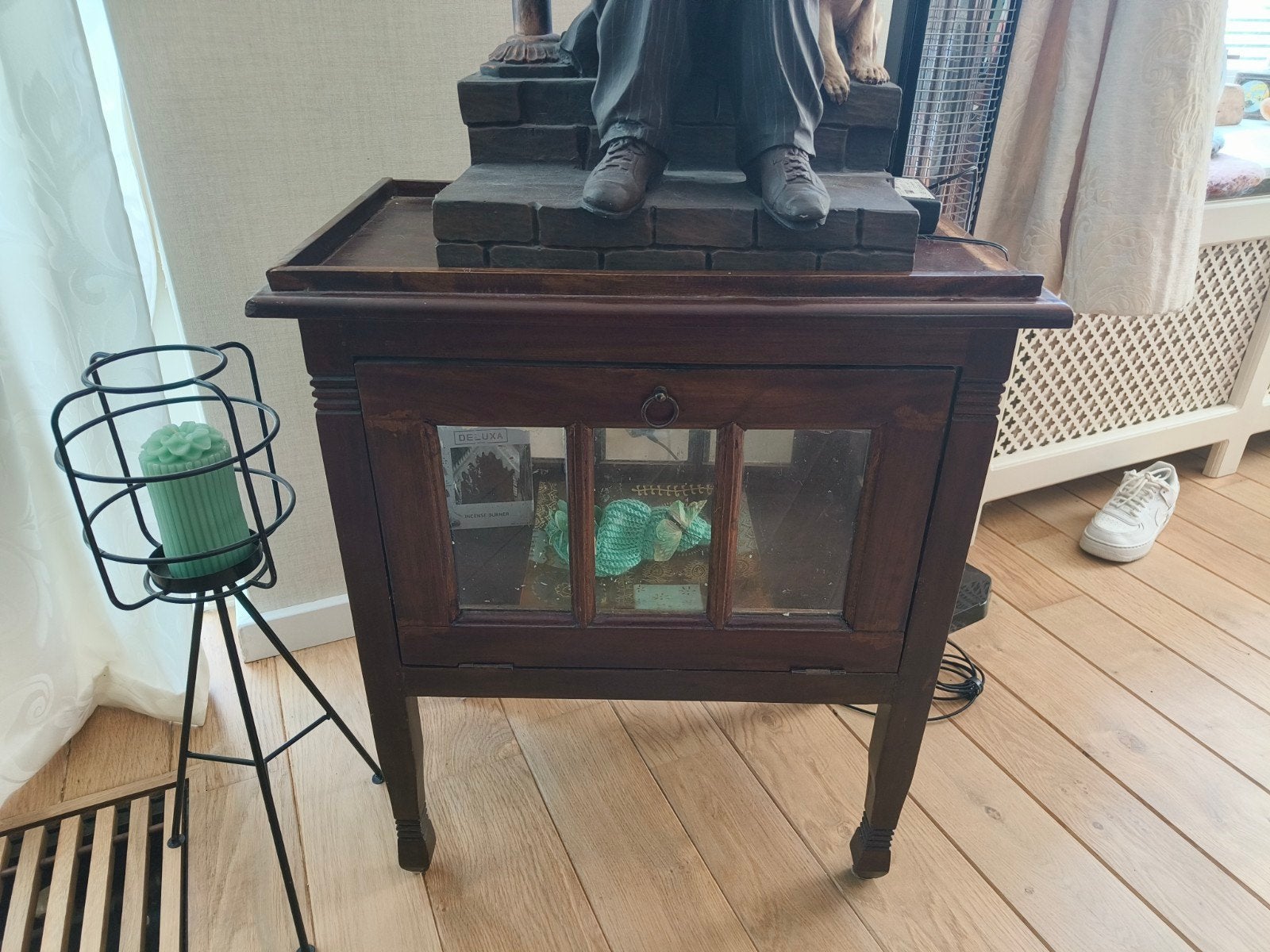 Antiek houten kastje met glazen deurtjes, Antiek en Kunst, Ophalen