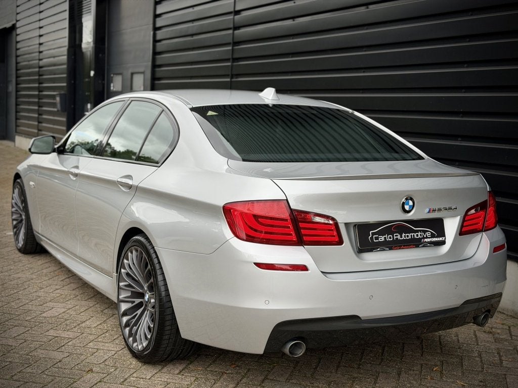 BMW 5 Serie 535d M-SPORT HEADUP|COMFORTSEAT|BLINDSPOT NAP, Auto's, Automaat, Gebruikt, Zwart, 2993 cc