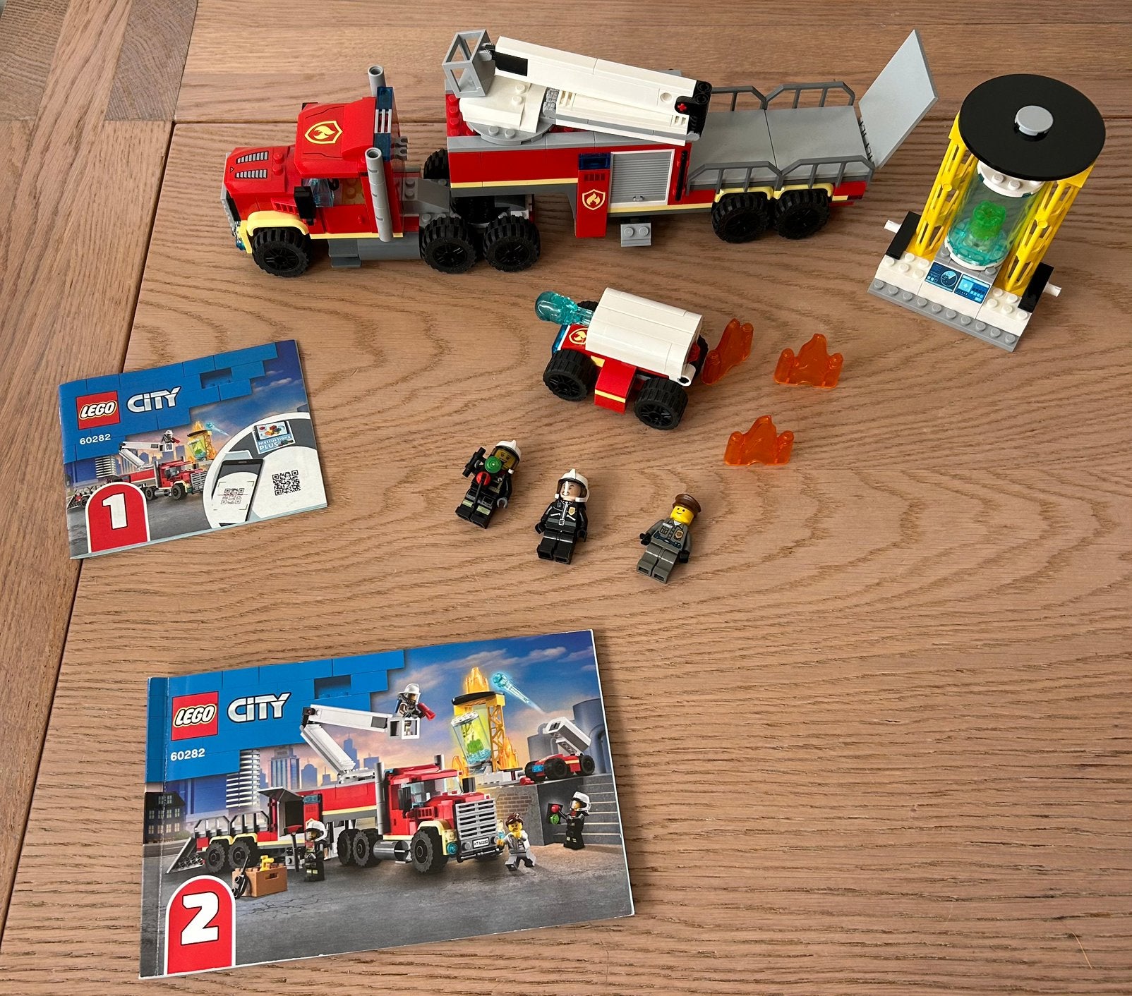 Lego City brandweer set 60282 geheel compleet met boekjes, Kinderen en Baby's, Speelgoed | Duplo en Lego, Ophalen, Zo goed als nieuw