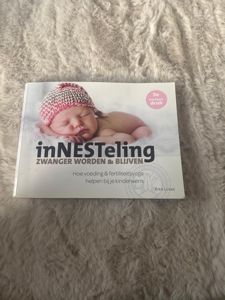 inNESTeling: Zwanger Worden & Blijven - Rika Lukac, Ophalen of Verzenden, Zo goed als nieuw, Zwangerschap en Bevalling