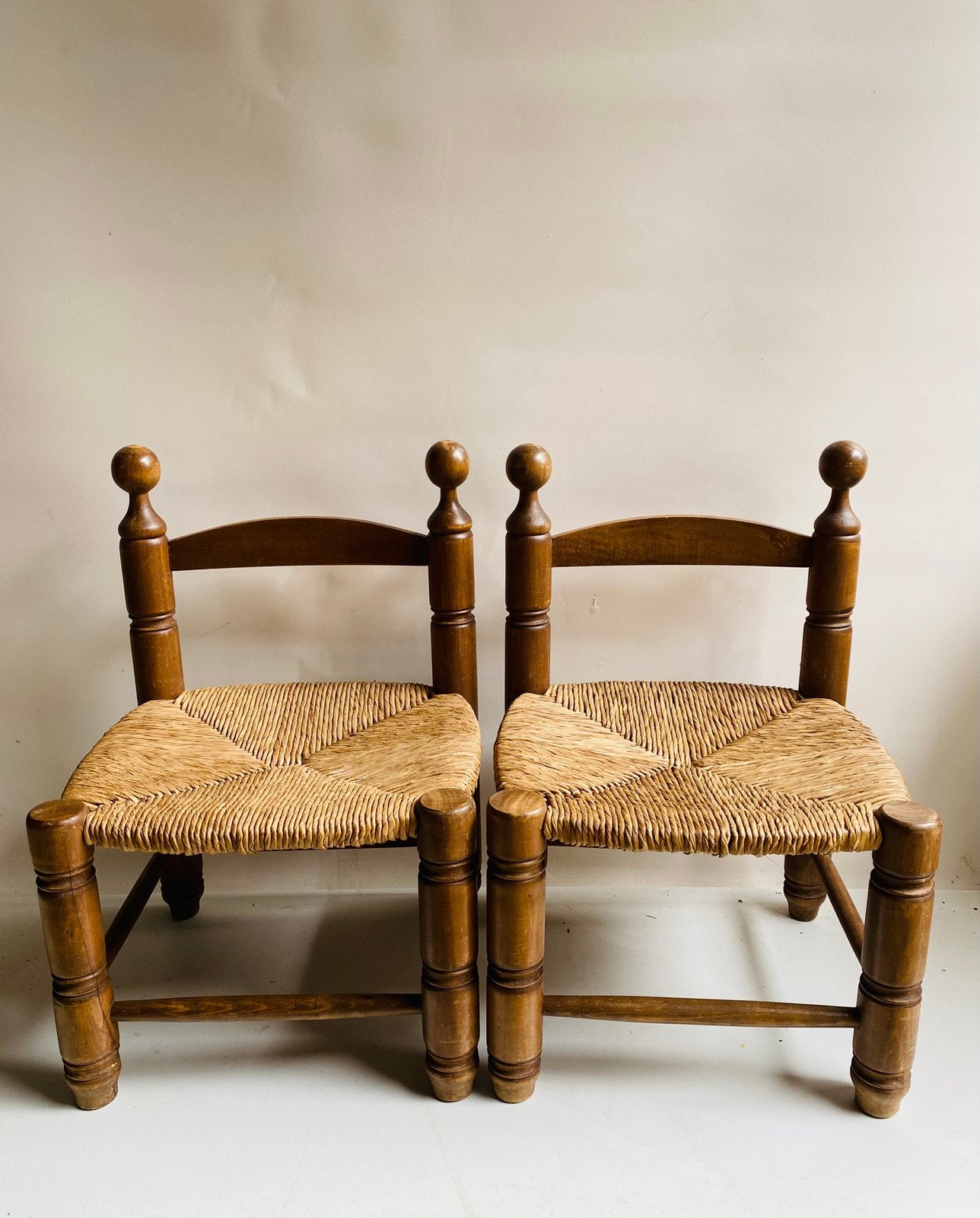 Dudouyt styl lage eiken openhaard-stoelen (2) rieten zitting, Ophalen, Twee, Bruin, Onbekend