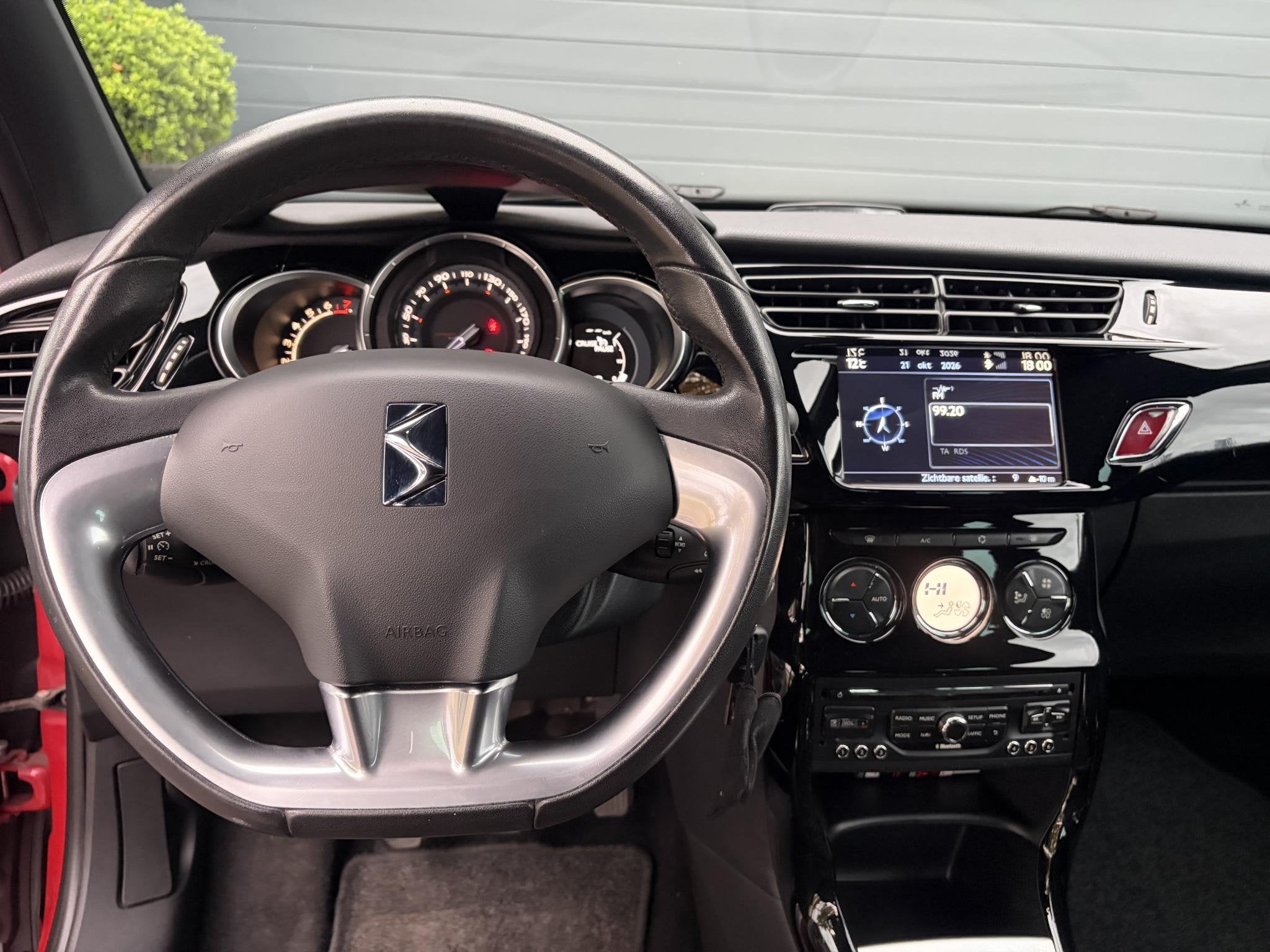 DS DS3 1.2 VTi Business ✓D-riem vv in 10-2024✓Navi✓2e, Auto's, Voorwielaandrijving, Euro 5, Stof, 1199 cc