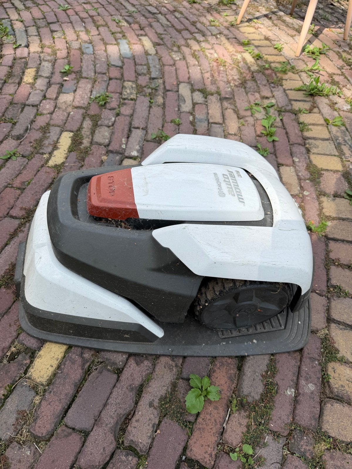 Husqvarna Automower 308 - incl. adapter en nieuwe mesjes, Ophalen, Gebruikt, Accu-grasmaaier