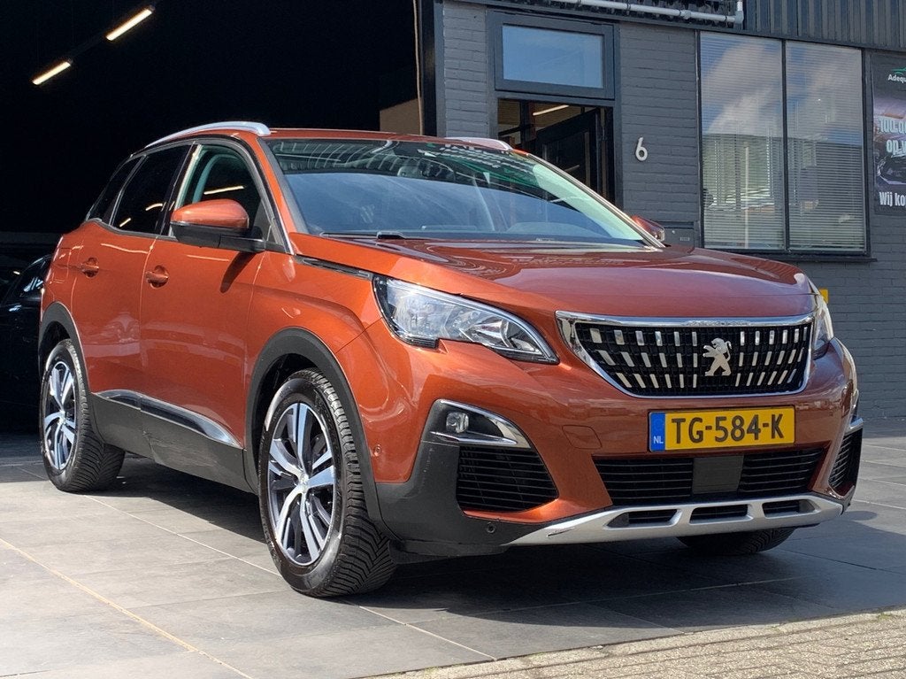 Peugeot 3008 1.2 PureTech Allure|Panorama|Trekhaak|NW Riem, Auto's, Peugeot, Gebruikt, 1199 cc, Parkeersensor, Leder en Stof