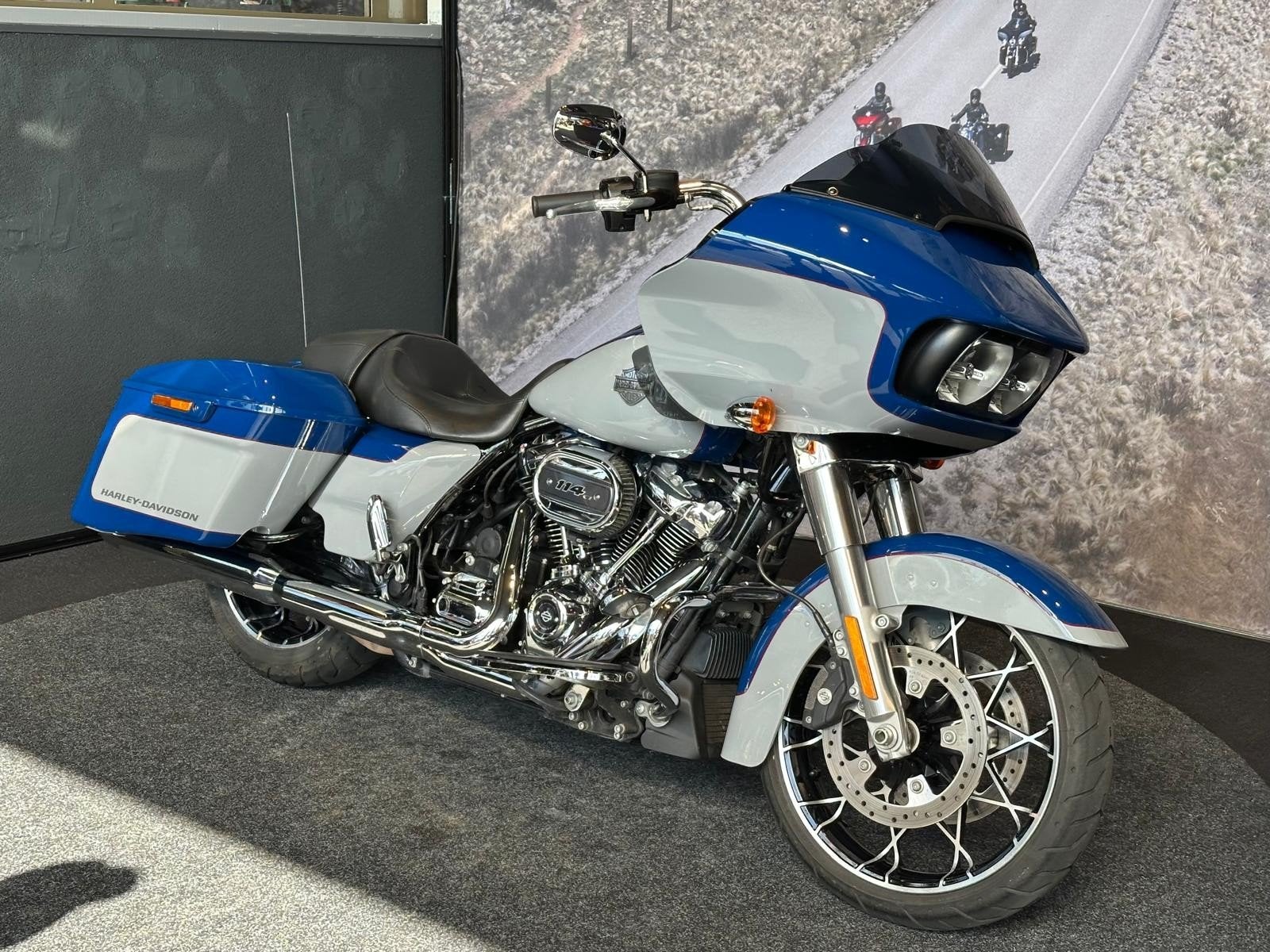Harley-Davidson FLTRXS ROAD GLIDE SPECIAL Two-Tone, Laan van Vredenoord 33
2289 DA  RIJSWIJK, NL, Bedrijf, Toermotor, Sales@harleydavidsonrotterdam.nl
