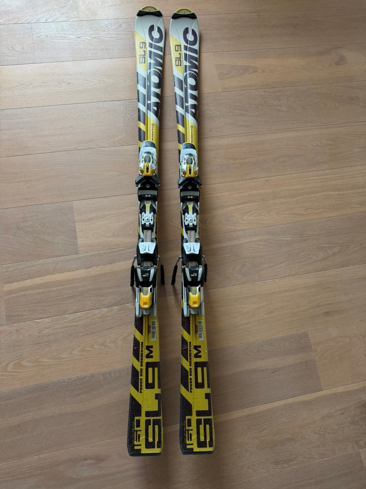 Atomic ski’s, weinig gebruikt, Ophalen, 160 tot 180 cm, Zo goed als nieuw, Carve