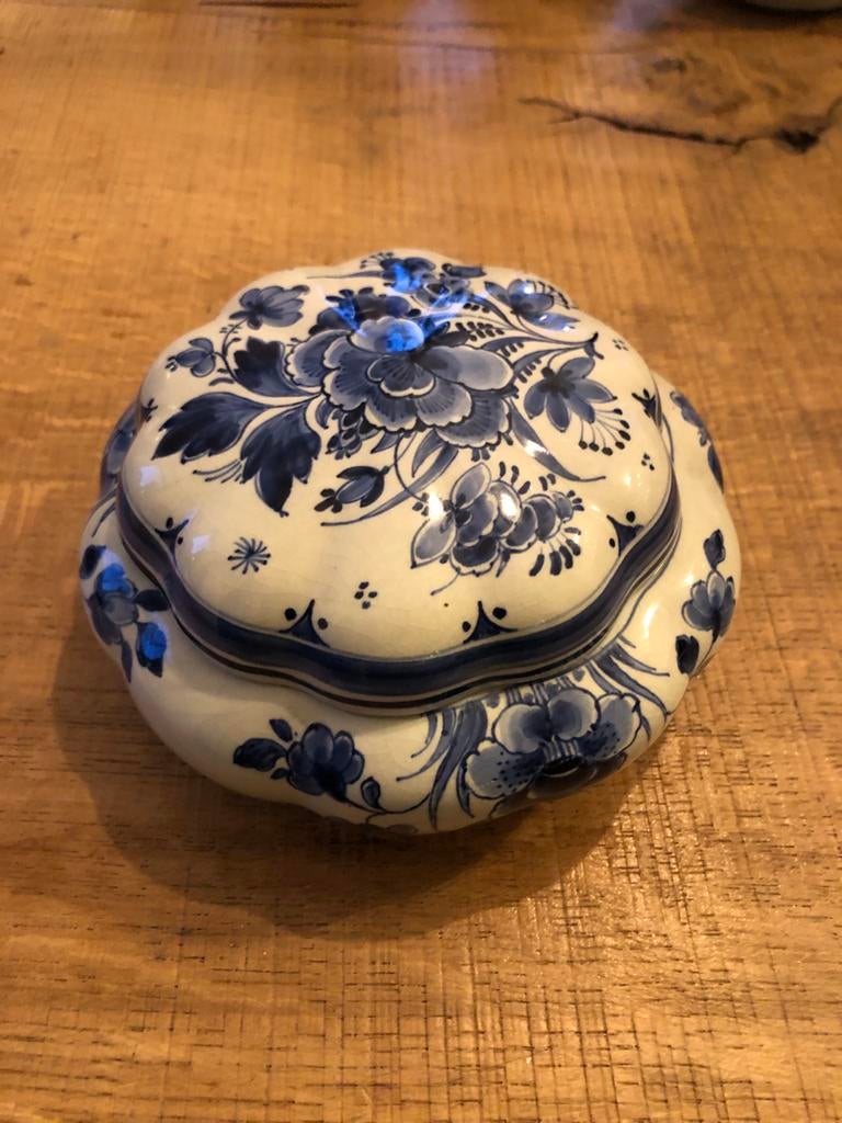 Delfts Blauw sieradendoosje met bloemmotief, Ophalen