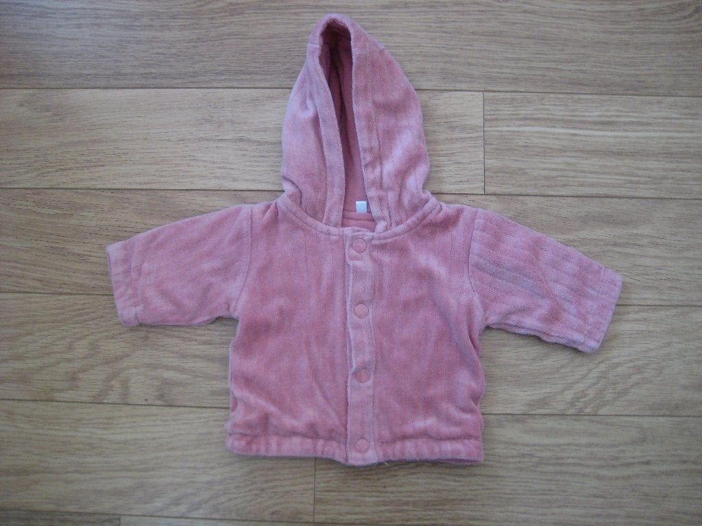 Zeeman baby jasje maat 50 zalmroze hello knopen, Kinderen en Baby's, Zeeman, Gebruikt, Meisje, Ophalen of Verzenden