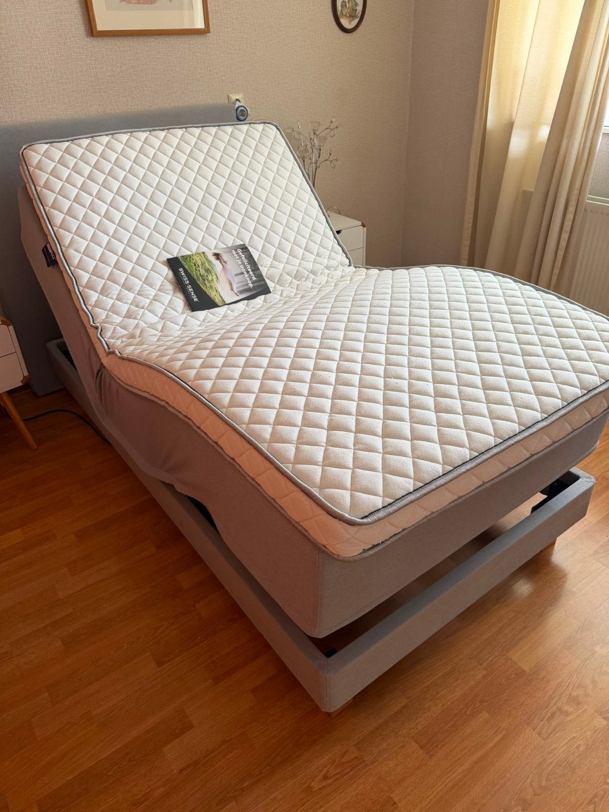 swisssence 1 pers bed 100 bij 200, Huis en Inrichting, Ophalen, Eenpersoons, 200 cm, 100 cm