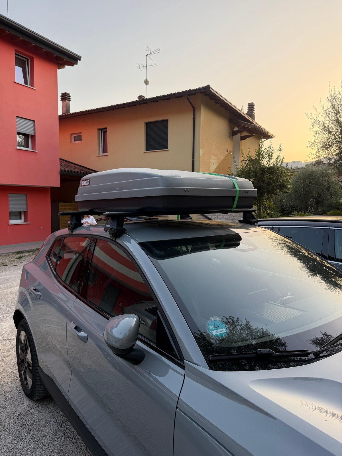 Thule Wingbar Edge dakdragers TE HUUR voor Volvo EX30, Auto diversen, Ophalen of Verzenden, Zo goed als nieuw