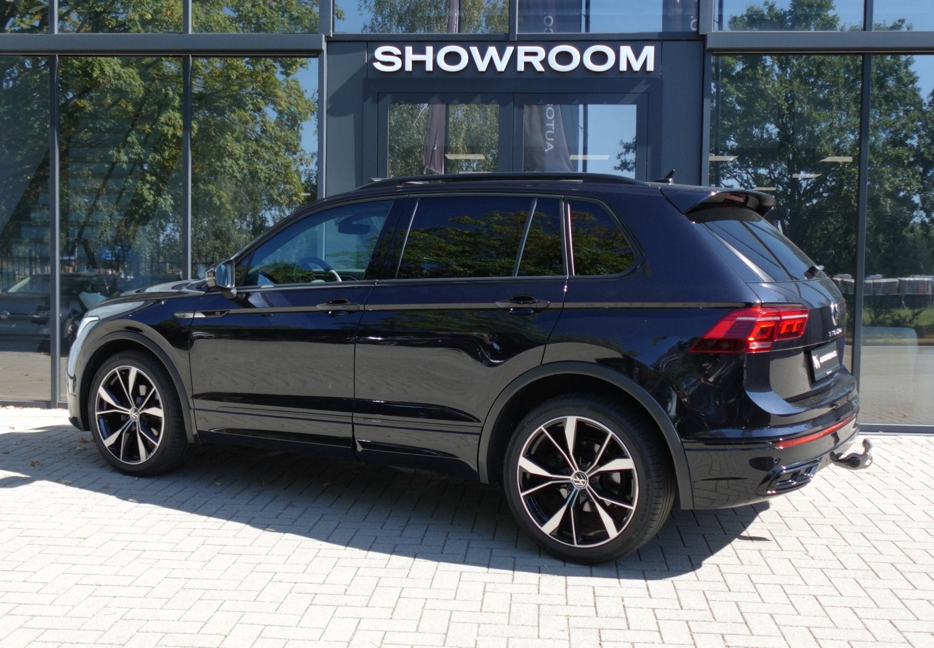 Volkswagen Tiguan 1.5 TSI R-Line PANO KEYLESS CAM, 15 km/l, 4 cilinders, 150 pk, Bedrijf