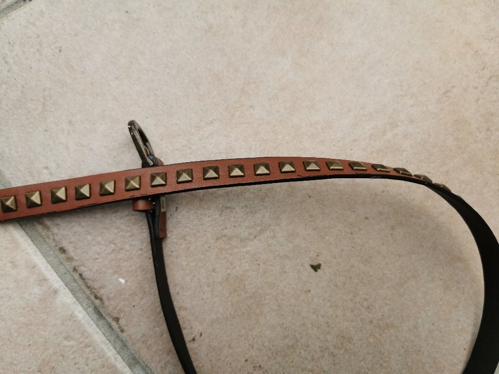 Bruine riem met studs maat 42 – lengte 90-100, Ophalen of Verzenden, Nieuw, Bruin, 90 tot 100 cm