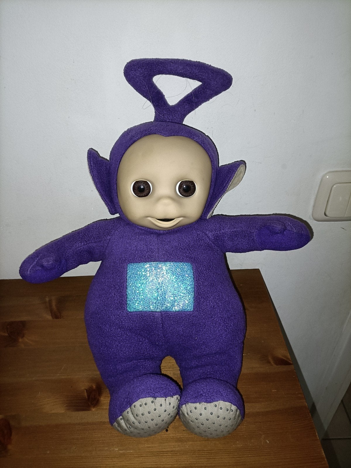 Tinky Winky knuffel met geluidjes en slaapogen 45 cm groot, Kinderen en Baby's, Speelgoed | Knuffels en Pluche, Ophalen of Verzenden