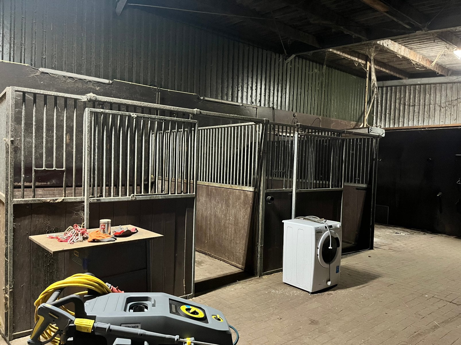 Paardenboxen Corton, Dieren en Toebehoren, Stalling, 2 of 3 paarden of pony's