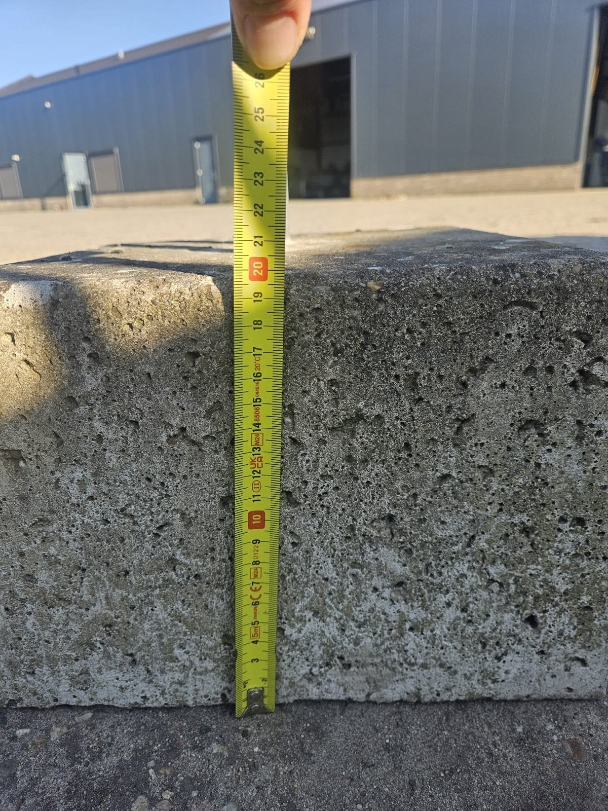 Robuuste fietsbeugel met betonnen voet, Ophalen, Gebruikt