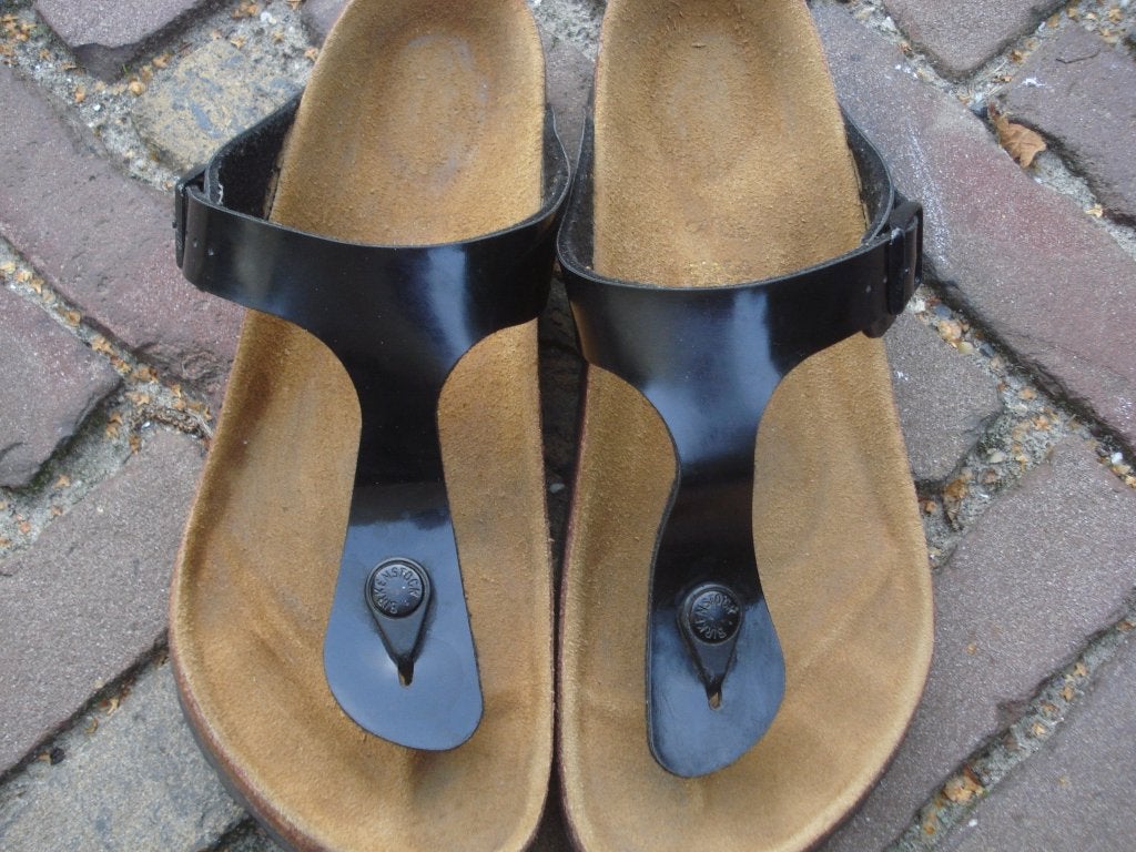 BIRKENSTOCK GIZEH ZWART LAK 39 NU GRATIS VERZENDING PER POST, Kleding | Dames, Schoenen, Slippers, Zwart, Ophalen of Verzenden