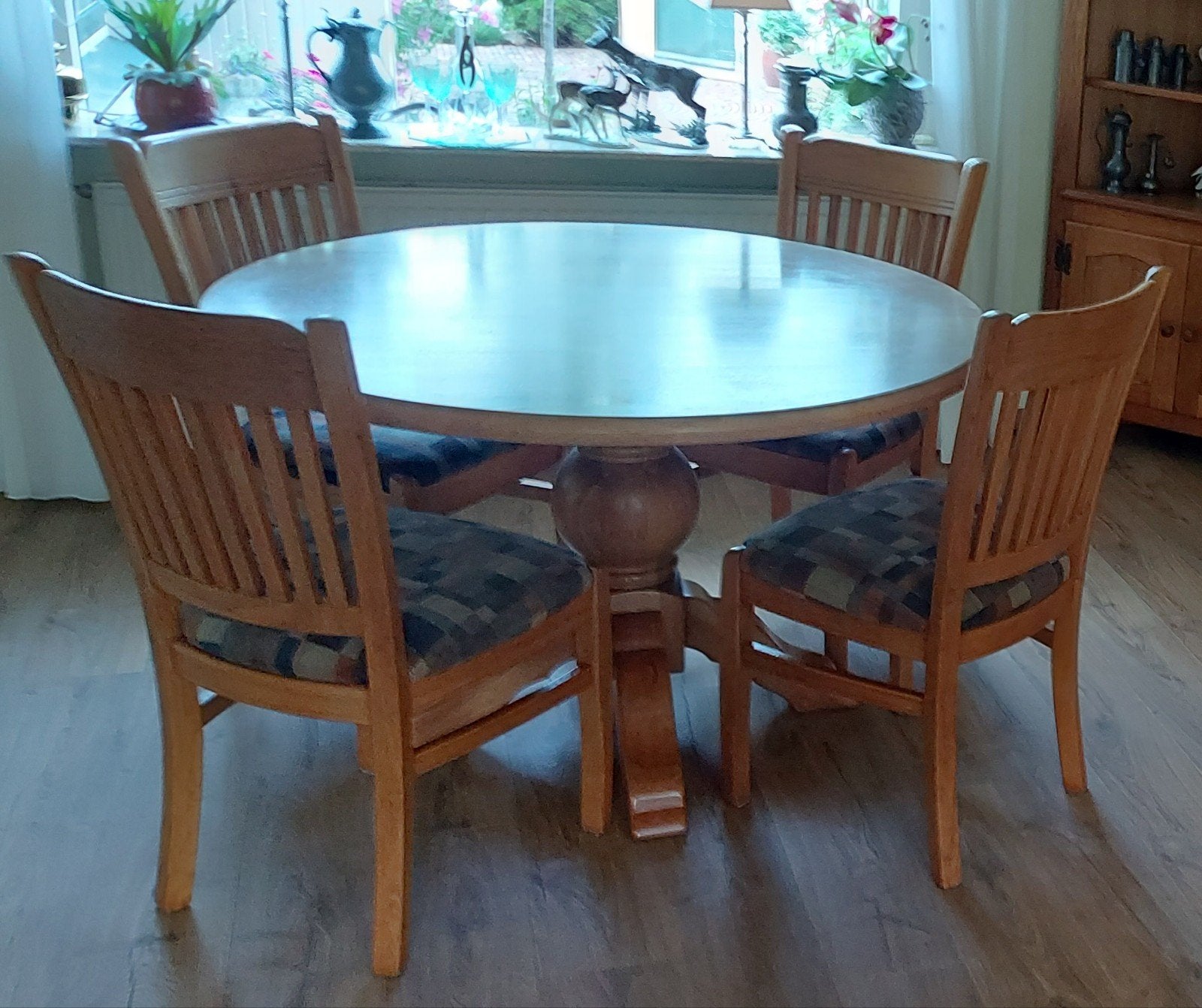 geloogd eiken eethoek, Ophalen, 4 tot 6 stoelen
