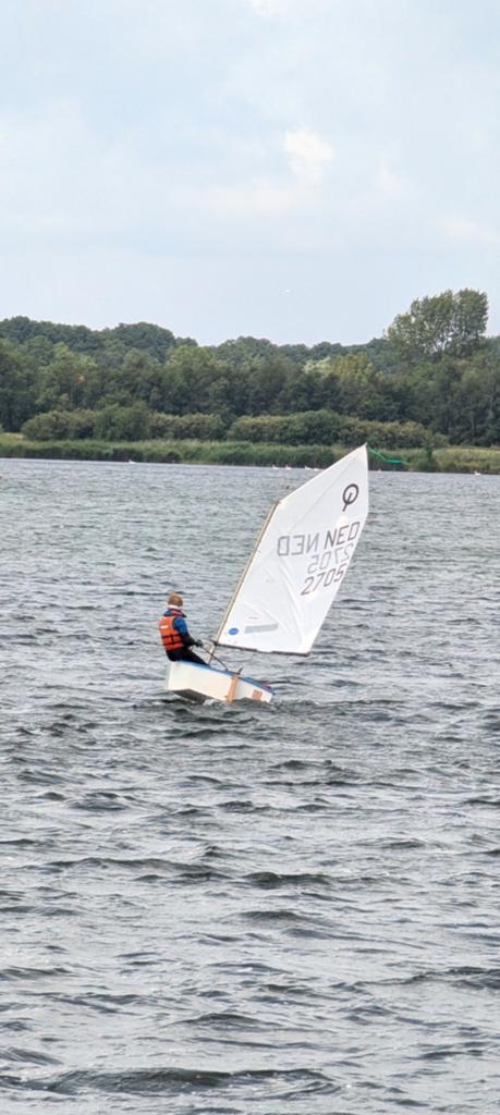 Wedstrijd Optimist, complete uitrusting, met trailer., Watersport en Boten, Ophalen, Gebruikt, Inclusief zeilen, Polyester