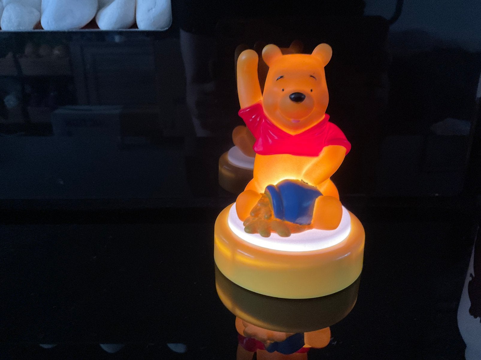 Zgan, niet kapot en werkend,Disney Winnie the Pooh nachtlamp, Ophalen, Winnie de Poeh of vrienden, Zo goed als nieuw, Beeldje of Figuurtje