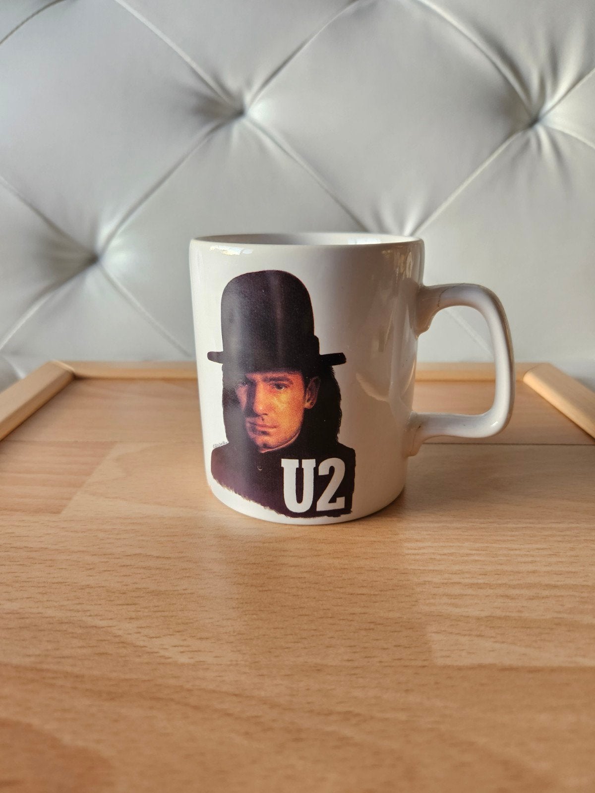 Mok met afbeelding van Bono van de Ierse band U2, Verzamelen, Ophalen of Verzenden, Gebruikt, Gebruiksvoorwerp