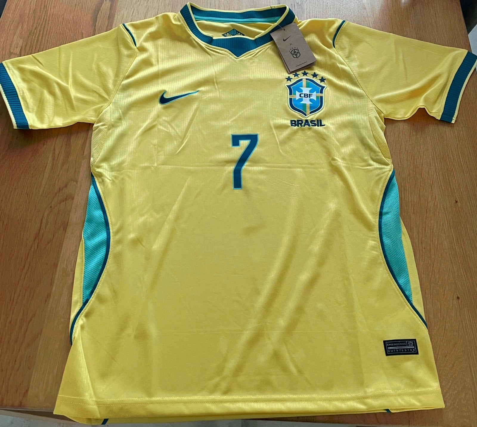Brazilië world cup shirt, Maat M, Ophalen of Verzenden, Zo goed als nieuw, Shirt