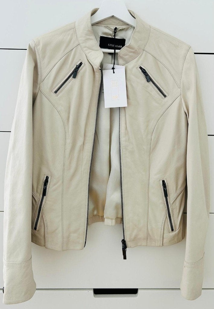 Gloednieuwe leren jas van Luxe Merk StudioAR van 200 €, Maat 38/40 (M), Beige, Nieuw, Studio AR