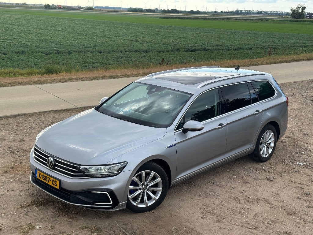 Passat Variant GTE 13kWh 12-2020 Pano Virt-Cockpit Trekhaak, Auto's, Volkswagen, Stof, Euro 6, Plug-in hybride, 1600 kg