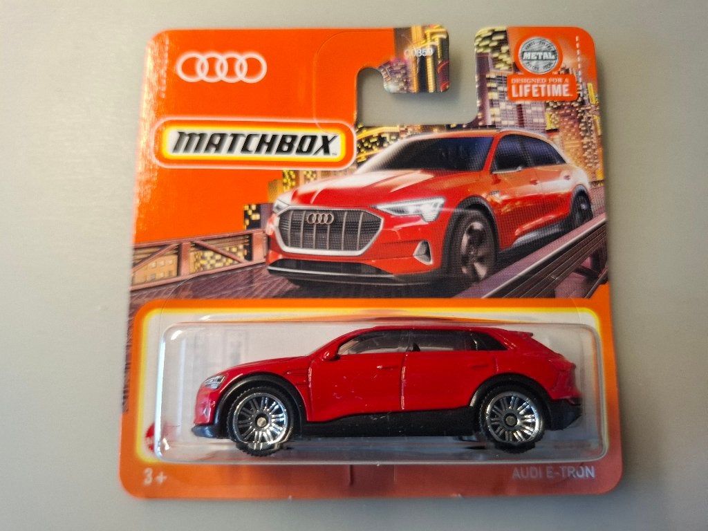 Matchbox 5 - Audi e-Tron Quattro [rood] 1/60 MIB, Ophalen of Verzenden, Nieuw, Auto