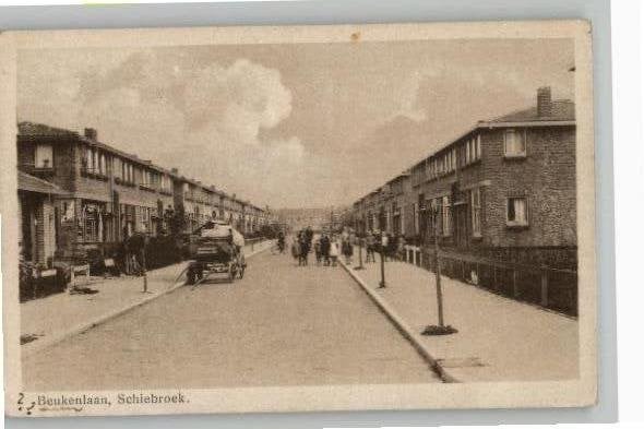 Schiebroek Beukenlaan veel volk  st 1933, Verzamelen, Verzenden, 1920 tot 1940, Gelopen, Zuid-Holland